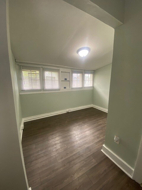 Building Photo - 598 Gilbert St
