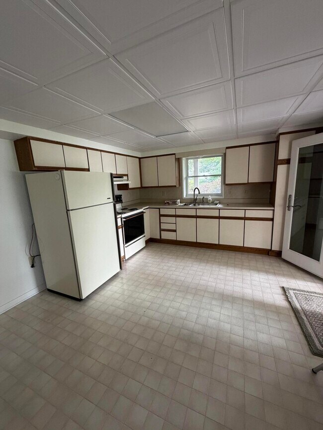 Building Photo - 250 Steves Scenic Dr