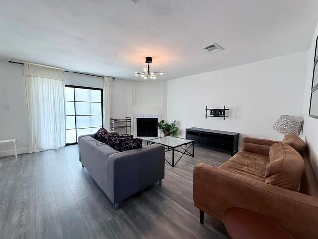 Building Photo - 12952 Dionysus Dr