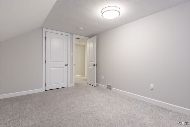 Building Photo - 115 Tarlton Rd