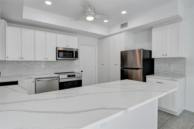 Building Photo - 2800 Casey Key Rd
