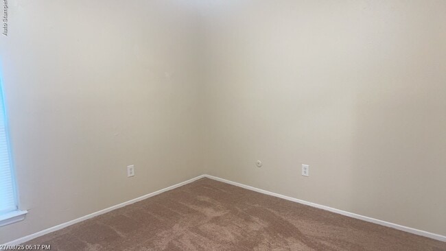 Building Photo - 421 Stonecreek Dr