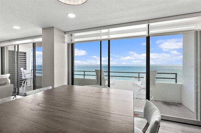 Building Photo - 1601 N Central Ave