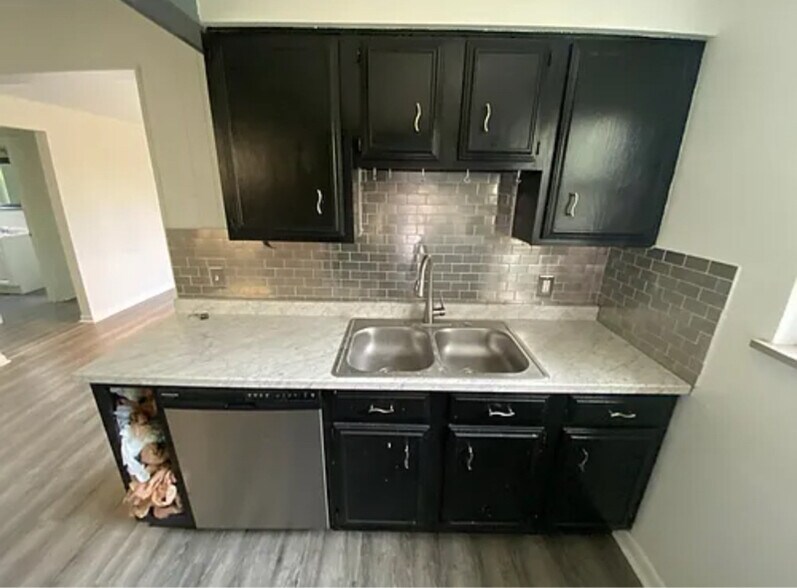 Building Photo - 3672 Brotherton Rd