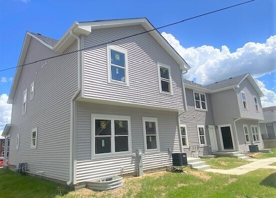 Building Photo - 306 S Lodge Ln