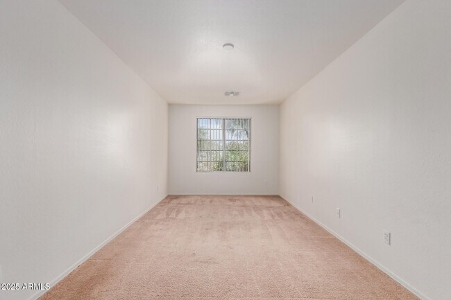 Building Photo - 608 W Rattlesnake Pl