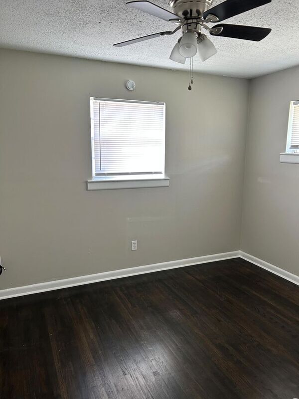 Building Photo - 525 Selma Rd