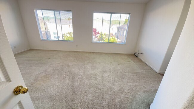 Building Photo - OPEN HOUSE SATURDAY 3/21/26 from 2:00-3:00pm