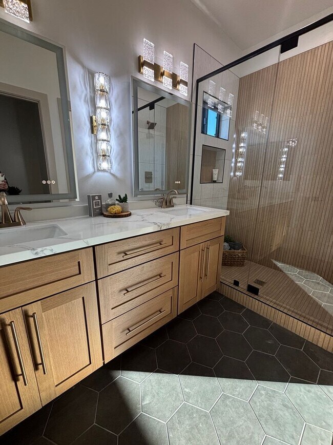 Building Photo - NEW Queen Creek Home