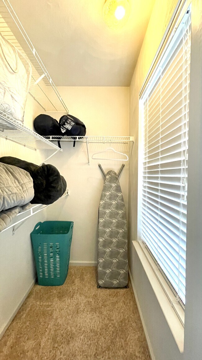 Building Photo - 2248 Ships Crossing