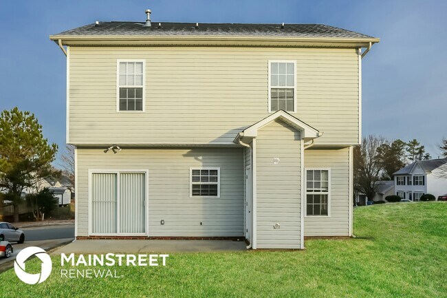 Building Photo - 823 Winthrop Ln
