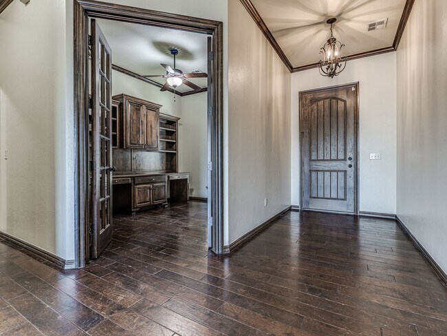 Building Photo - Luxury Rental Home in Edmond Schools + Com...