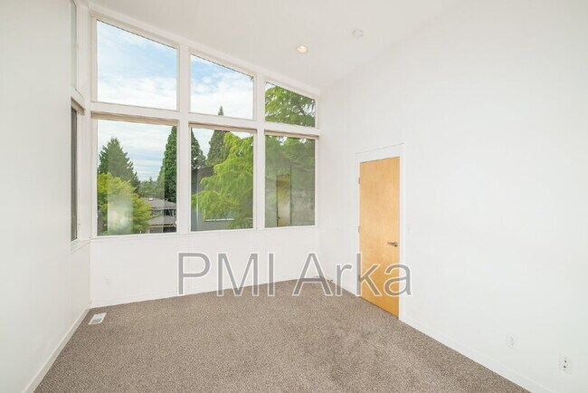 Building Photo - 11336 40th Ave NE