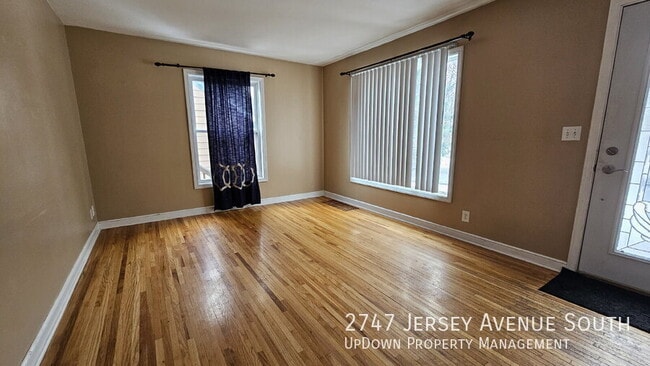 Building Photo - 2747 Jersey Ave S