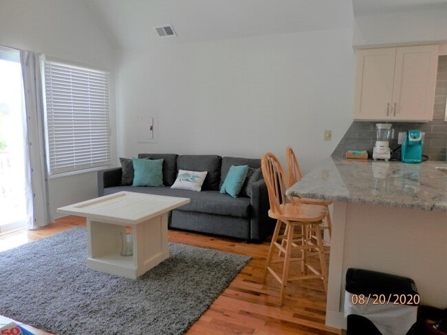 Building Photo - 613 Brinley Ave