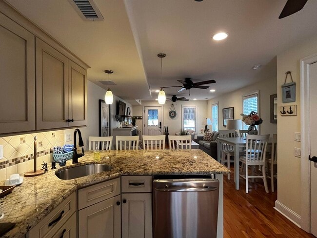 Building Photo - 629 Central Ave