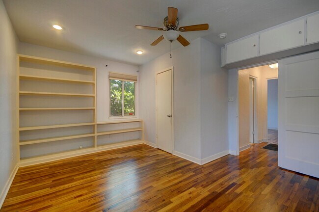 Building Photo - 3521 Smith Ave SE