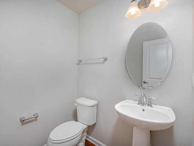 Building Photo - 13844 Winmau Ln