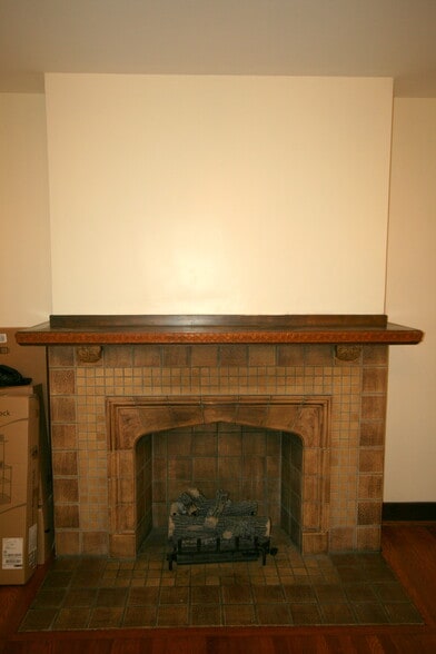 Front room fireplace - 328 S Aiken Ave