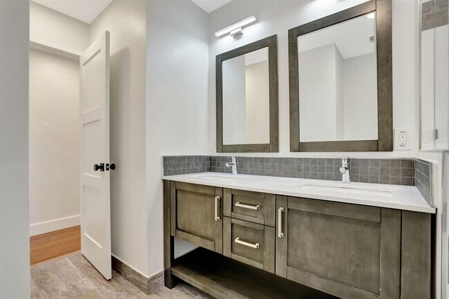 Building Photo - 2616 NE 26th Terrace