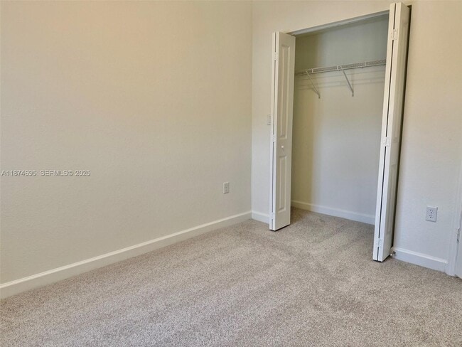 Building Photo - 2600 SE 25th St