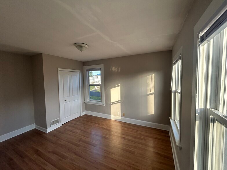 2nd Bedroom - 120 S End Rd