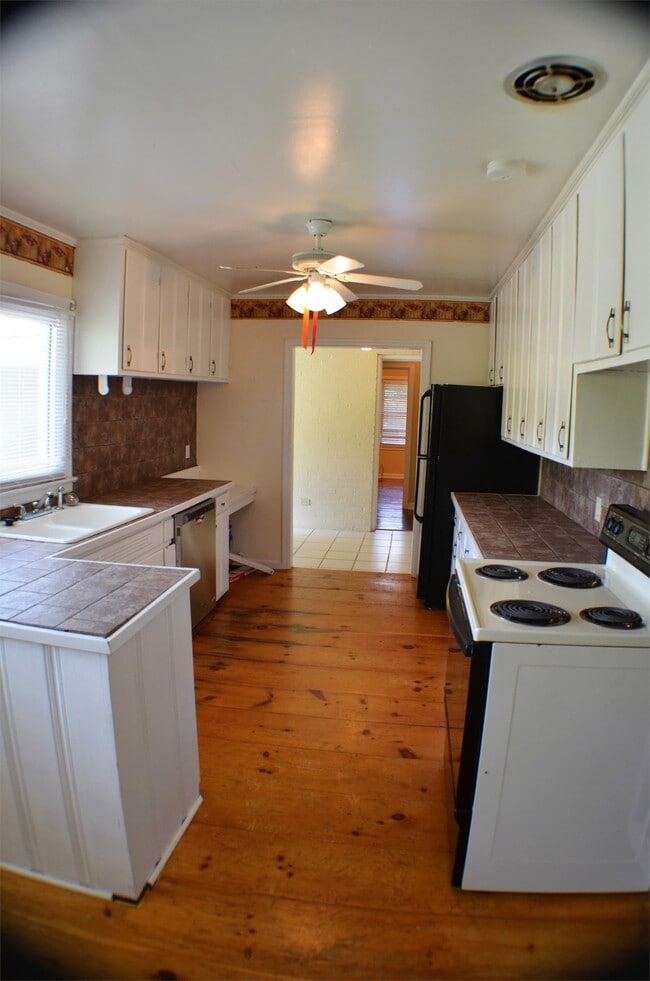 Building Photo - 3462 Biltmore Ave