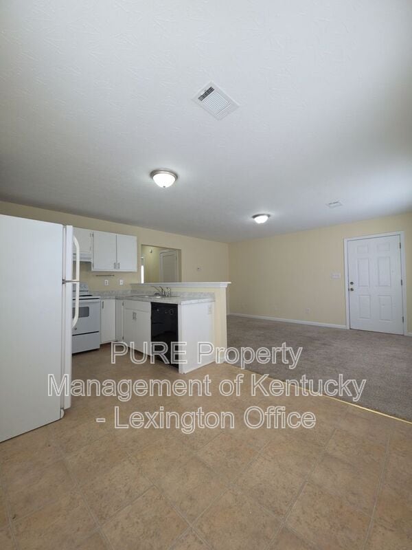 Building Photo - 291 Grinder Ct