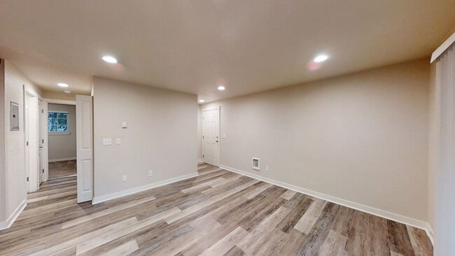 Building Photo - 2301 S 74th St