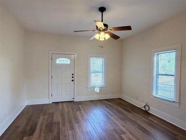 Building Photo - 1504 Watterson Rd