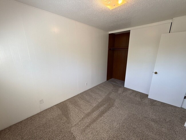 Building Photo - 550 SW Levens St