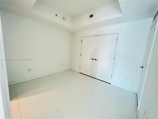 Building Photo - 851 NE 1st Ave