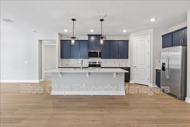 Building Photo - 1229 Pampus Dr