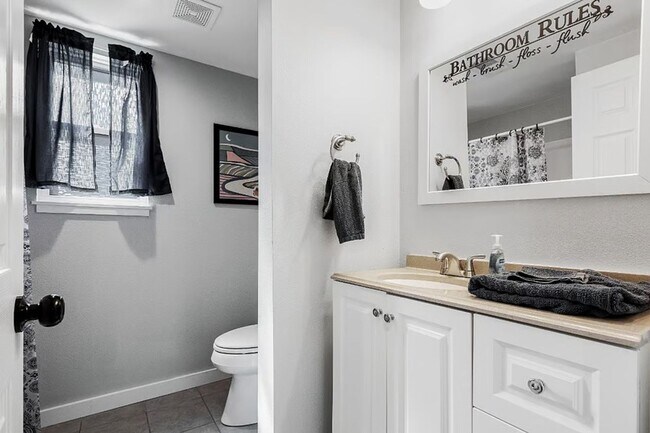 Building Photo - COMING SOON: Fully Furnished Home in Webb City! 2/2 includes ALL appliances, ALL utilities/pest c...