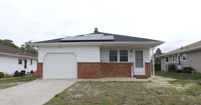 Building Photo - 108 Barbuda St