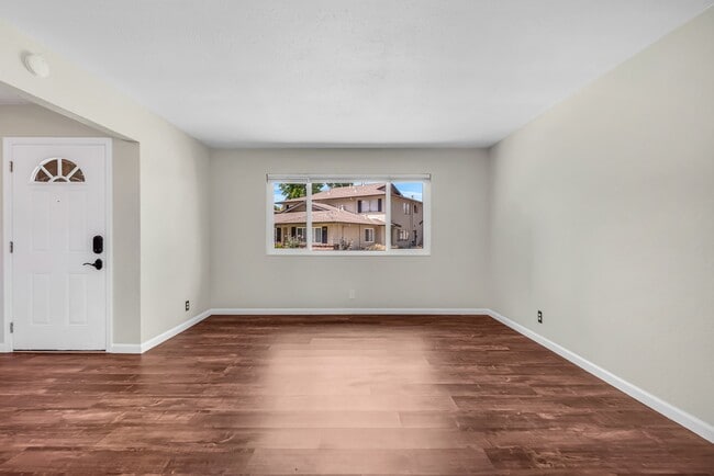 Building Photo - 1035 Mohr Ln