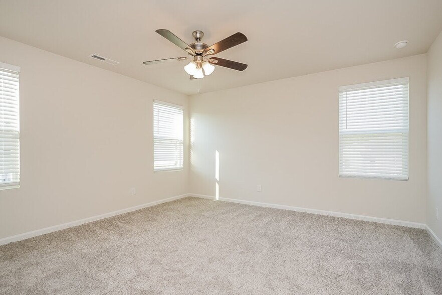 Building Photo - 1105 Orch Strm Dr