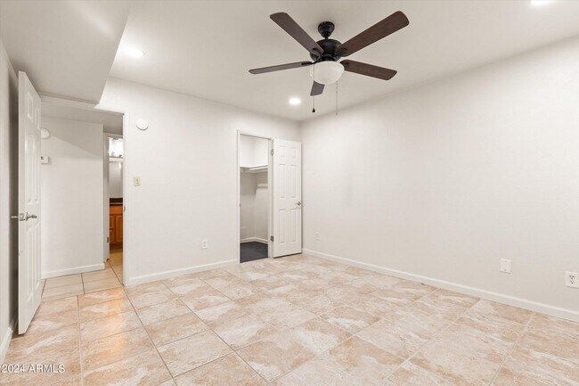 Building Photo - 5877 N Granite Reef Rd