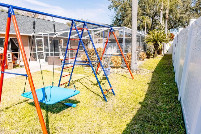 Building Photo - 22620 Willow Lakes Dr