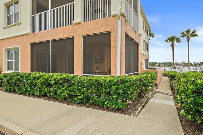 Building Photo - 300 Marina Bay Dr