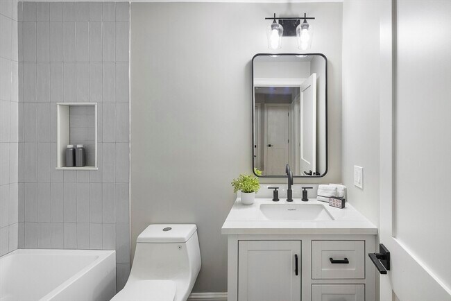 Building Photo - 31 Boardman St