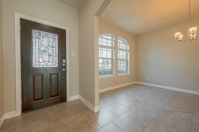 Building Photo - 223 Sintra Lk Wy