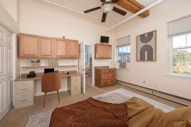 Building Photo - 156 Front St