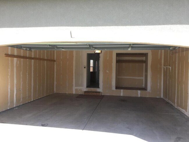 Building Photo - 196 N 530 E