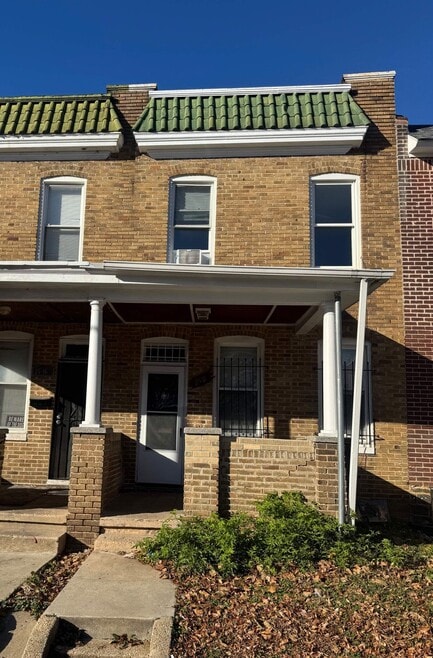 Building Photo - 2518 Barclay St