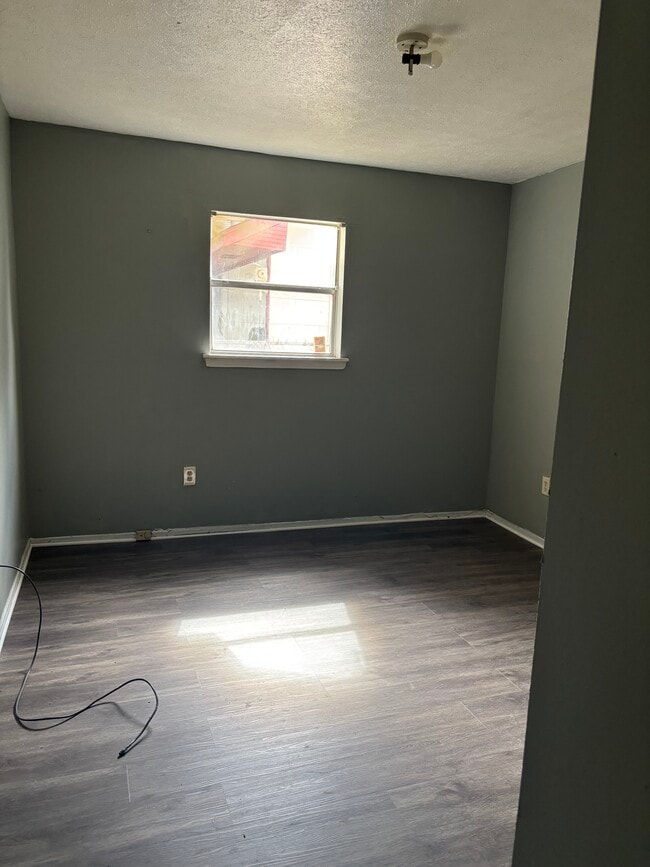 Building Photo - 622 Lake Glen Pl