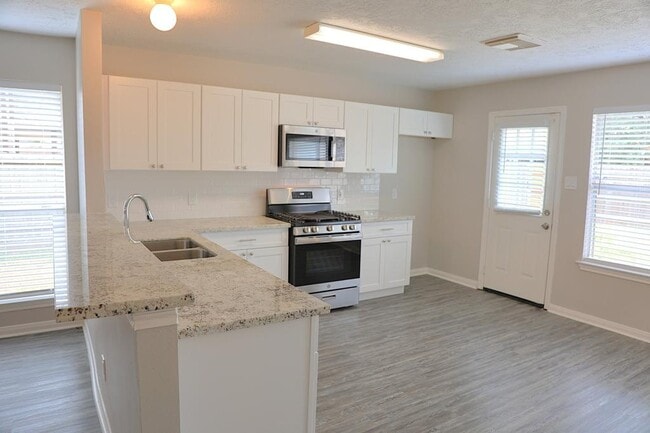 Building Photo - 16210 Rosenridge Dr