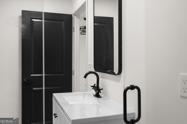 Building Photo - 1180 Fleming St