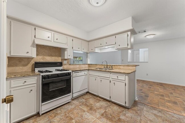 Building Photo - 707 Cascade Creek Dr