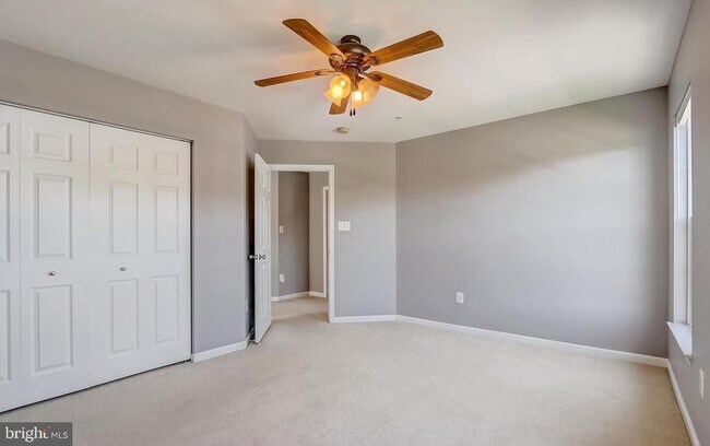 Building Photo - 1709 Hayle Dr